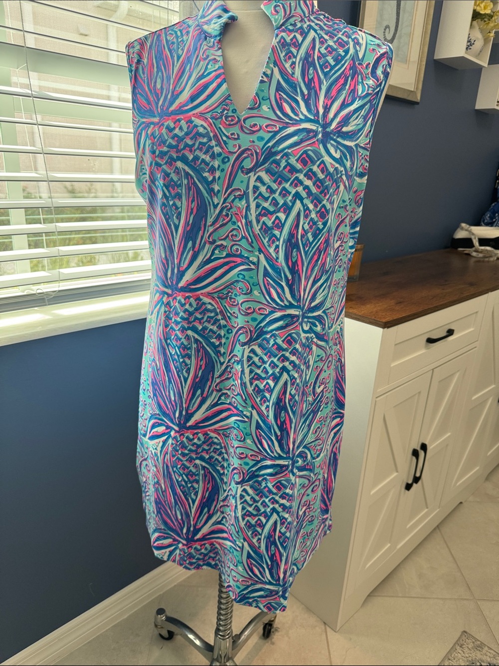 Lulu B- Sleeveless Tropical Print Shift Dress in Aqua & Pink